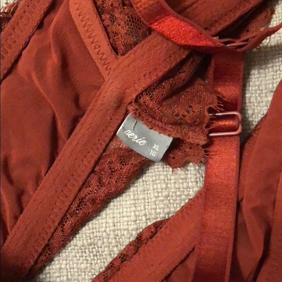 Aerie Bralettes in white and burnt orange - Picture 8 of 9
